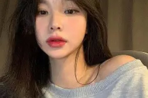 易易紫曝少数民族女星被经纪人潜规则：娱乐圈的权力游戏何时休