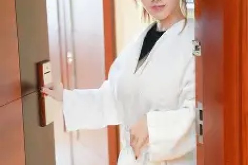 315打假掉话筒、对口型、摔跟头明星假唱简直花样百出！