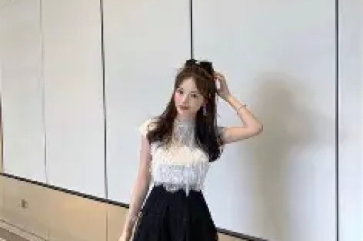 关晓彤李昀锐吻戏进热搜鹿晗高调发照谁才是真正话题制造机