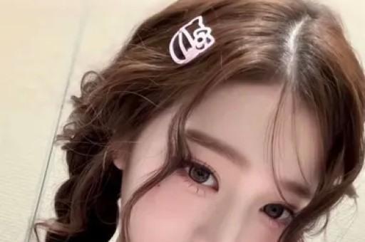 三山凌辉被曝出轨后毫不遮掩亲密姿态 三山凌辉被曝出轨后毫不遮掩亲密姿态